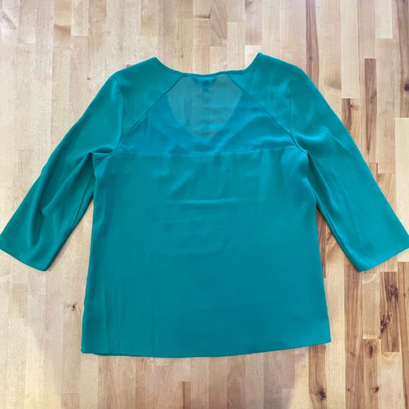 Express mesh panel 3/4 sleeve top (M) - Picture 3 of 3